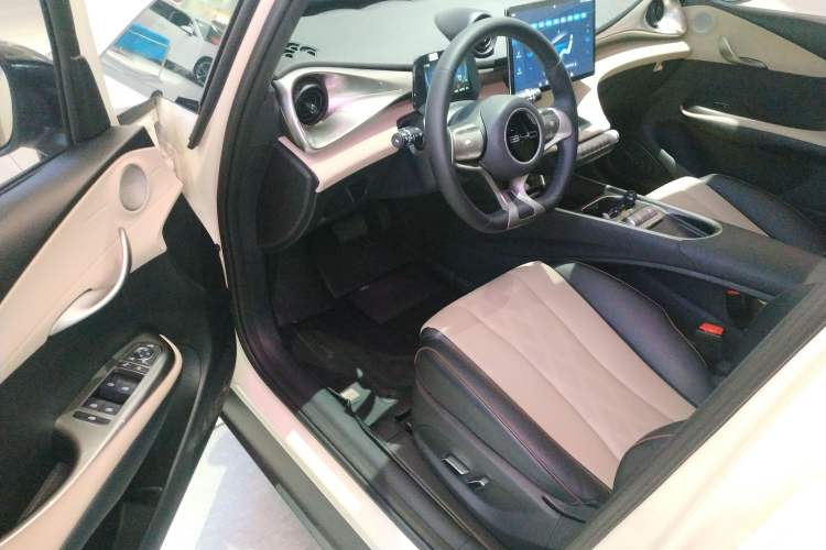 Used BYD Dolphin 2023 420 km Fashion Edition Driver Seat