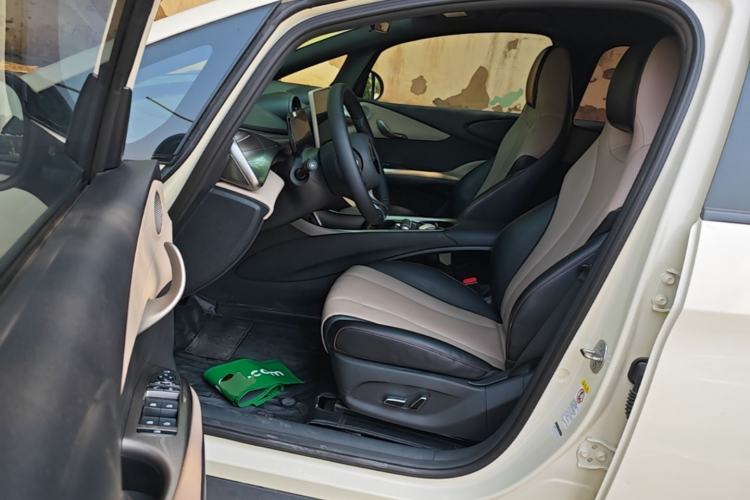 Used BYD Dolphin 2023 420 km Fashion Edition Driver Seat