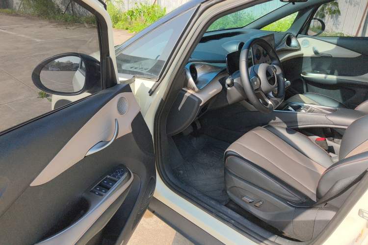 Used BYD Dolphin 2023 420 km Fashion Edition Driver Seat