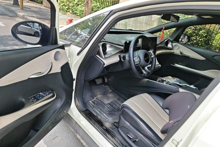 Used BYD Dolphin 2023 420 km Fashion Edition Driver Seat