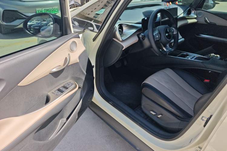 Used BYD Dolphin 2023 420 km Fashion Edition Driver Seat