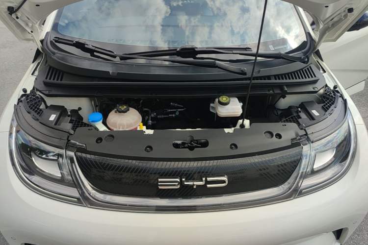 Used BYD Dolphin 2023 420 km Fashion Edition Engine Bay