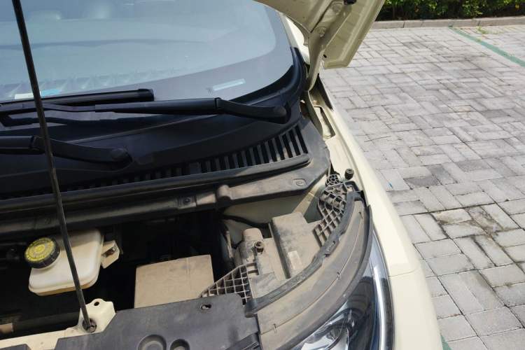 Used BYD Dolphin 2023 420 km Fashion Edition Engine Bay Left