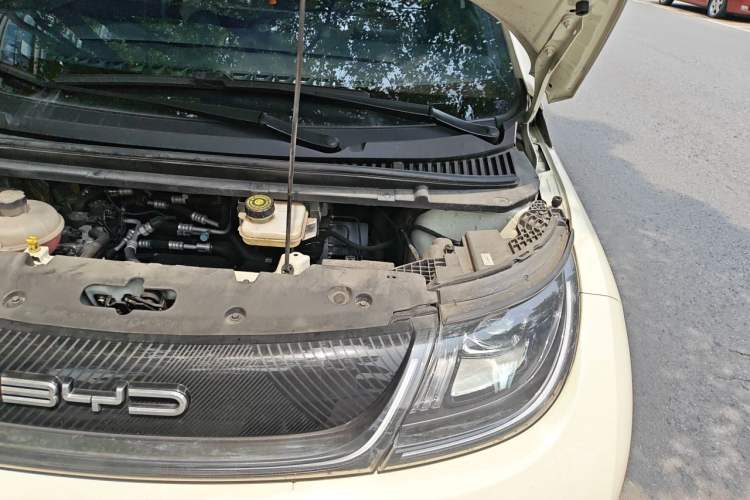 Used BYD Dolphin 2023 420 km Fashion Edition Engine Bay Left