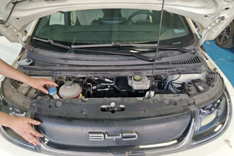 Used BYD Dolphin 2023 420 km Fashion Edition Engine Bay