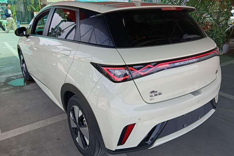 Used BYD Dolphin 2023 420 km Fashion Edition Exterior 2