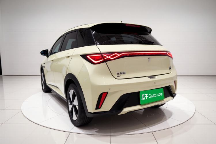Used BYD Dolphin 2023 420 km Fashion Edition Exterior 3