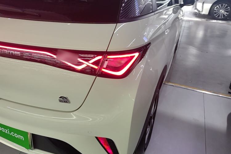 Used BYD Dolphin 2023 420 km Fashion Edition Exterior 3
