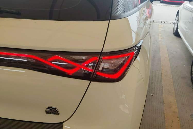 Used BYD Dolphin 2023 420 km Fashion Edition Exterior 3
