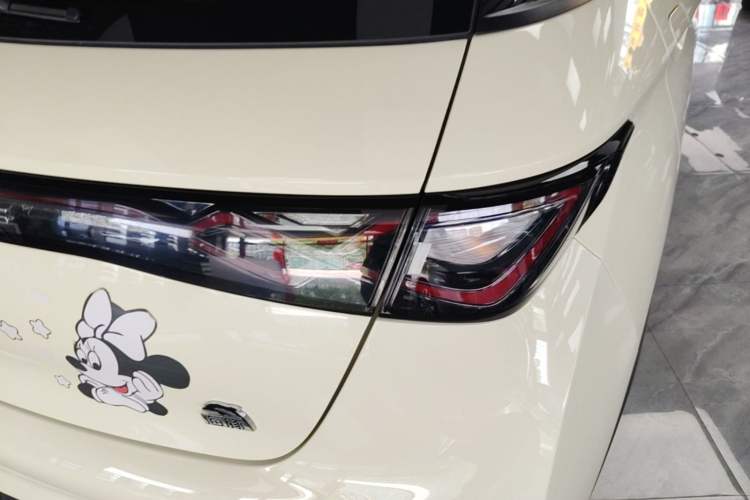 Used BYD Dolphin 2023 420 km Fashion Edition Exterior 3