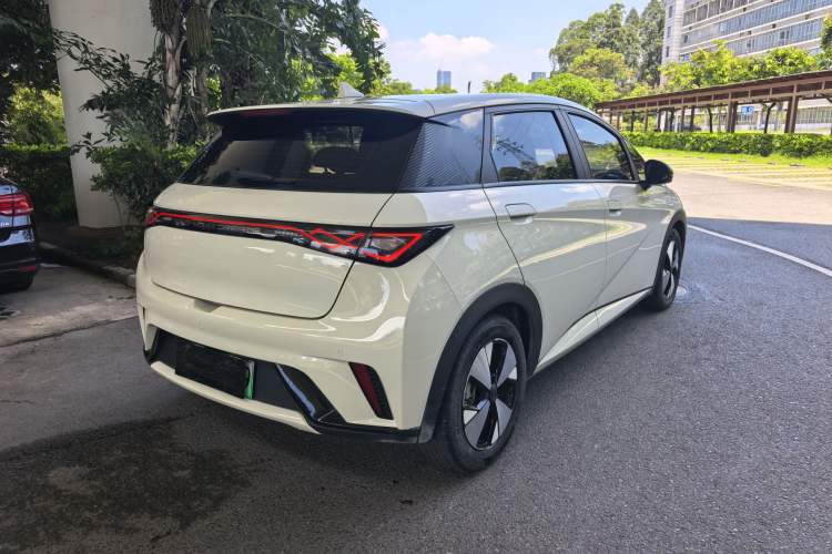 Used BYD Dolphin 2023 420 km Fashion Edition Exterior 3