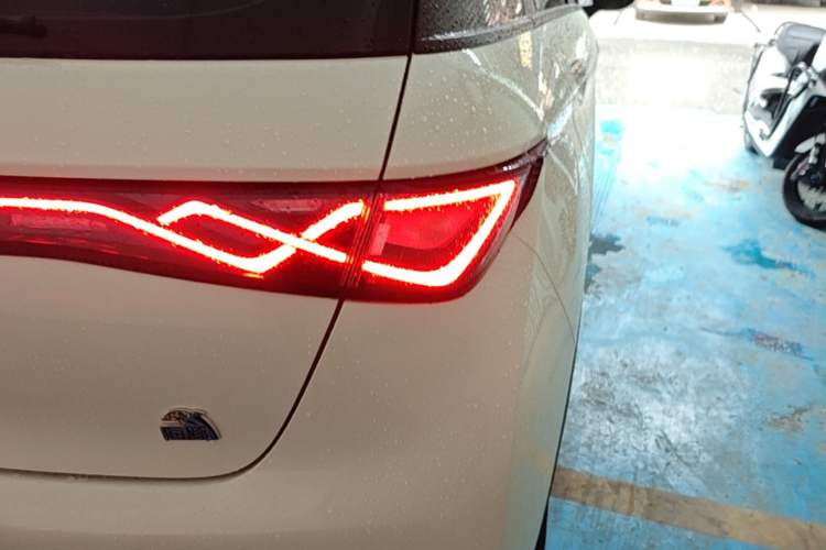 Used BYD Dolphin 2023 420 km Fashion Edition Exterior 3