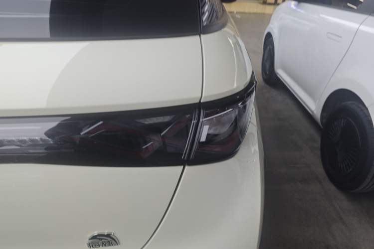 Used BYD Dolphin 2023 420 km Fashion Edition Exterior 3