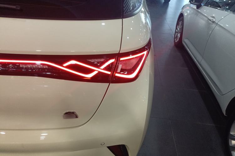 Used BYD Dolphin 2023 420 km Fashion Edition Exterior 3