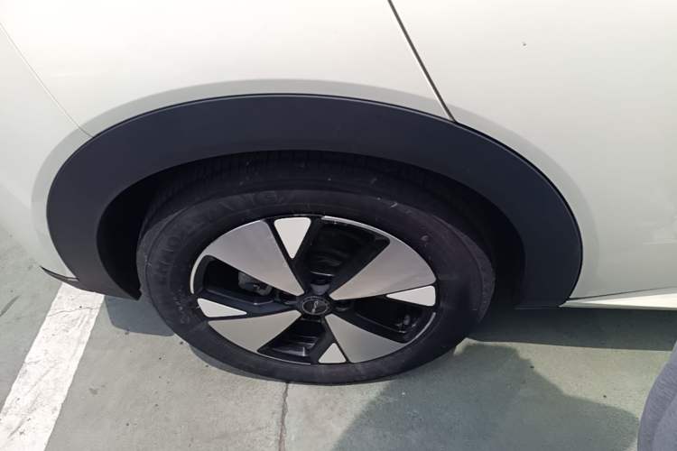Used BYD Dolphin 2023 420 km Fashion Edition Exterior 5