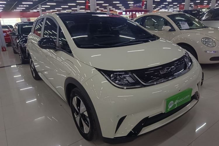 Used BYD Dolphin 2023 420 km Fashion Edition Front Right 45 Deg