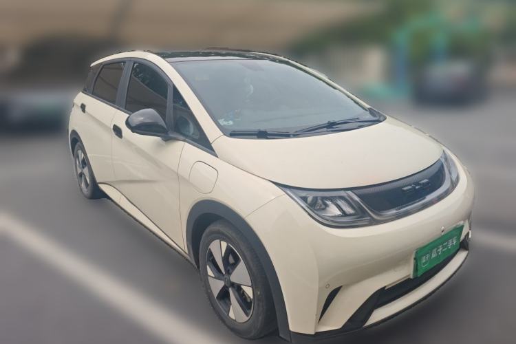Used BYD Dolphin 2023 420 km Fashion Edition Front Right 45 Deg