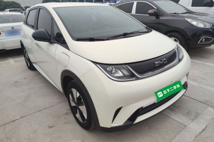 Used BYD Dolphin 2023 420 km Free Version Front Right 45 Deg