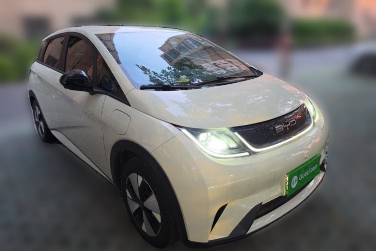 Used BYD Dolphin 2023 420 km Free Version Front Right 45 Deg