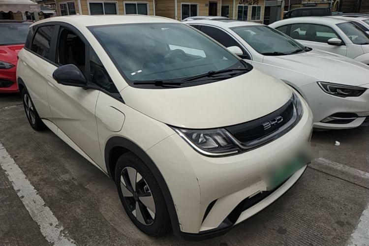 Used BYD Dolphin 2023 420 km Free Version Front Right 45 Deg