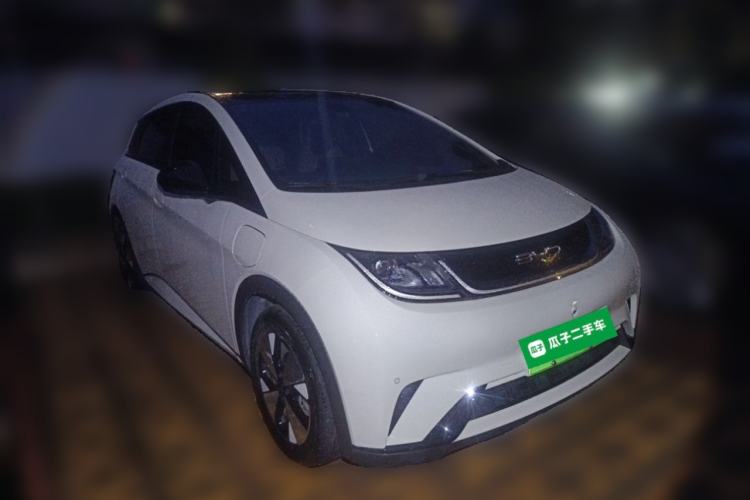 Used BYD Dolphin 2023 420 km Fashion Edition Front Right 45 Deg