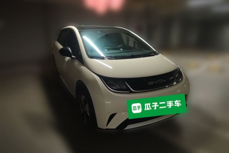 Used BYD Dolphin 2023 420 km Fashion Edition Front Right 45 Deg