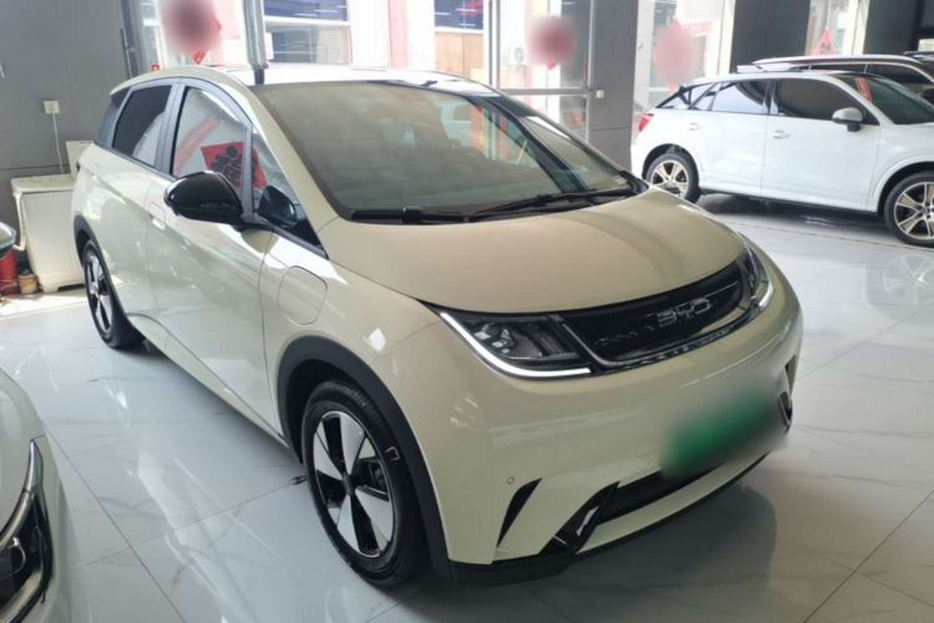 Used BYD Dolphin 2023 420 km Fashion Edition Front Right 45 Deg