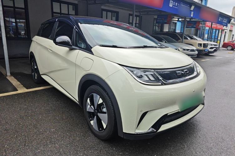 Used BYD Dolphin 2023 420 km Fashion Edition Front Right 45 Deg