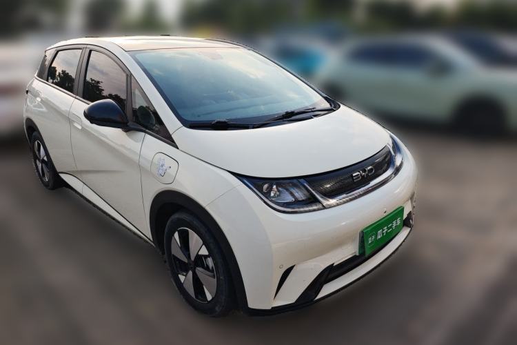 Used BYD Dolphin 2023 420 km Fashion Edition Front Right 45 Deg