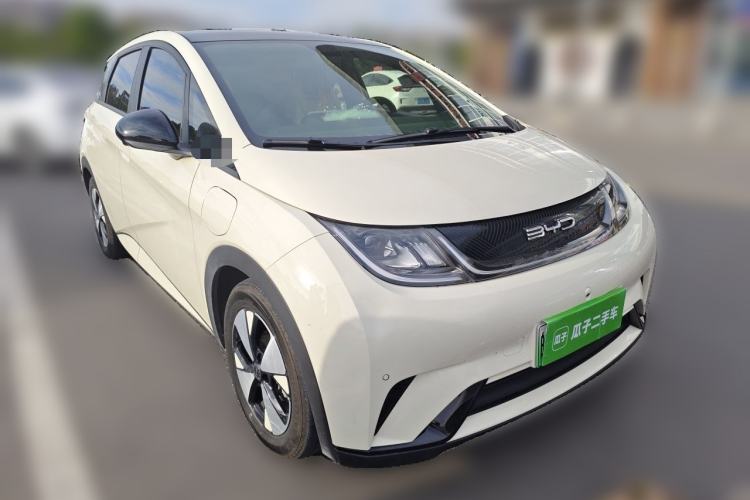 Used BYD Dolphin 2023 420 km Fashion Edition Front Right 45 Deg