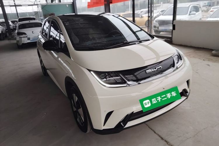 Used BYD Dolphin 2023 420 km Fashion Edition Front Right 45 Deg