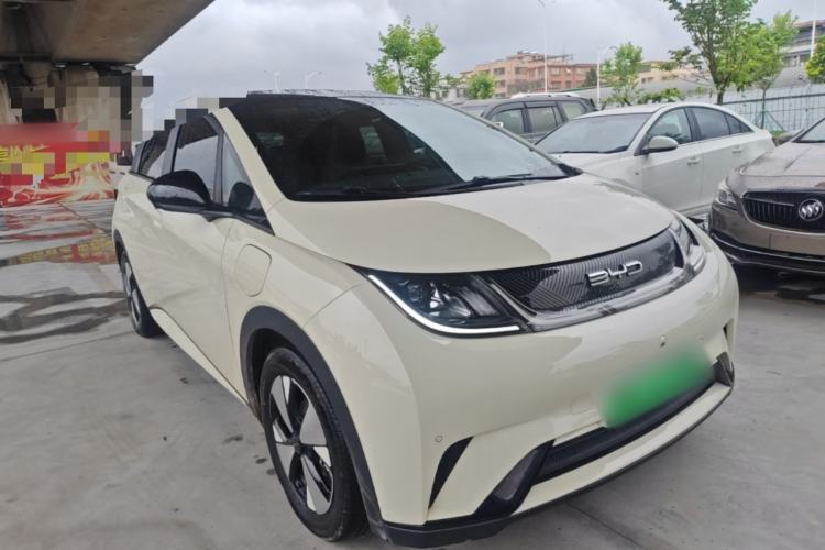Used BYD Dolphin 2023 420 km Fashion Edition Front Right 45 Deg