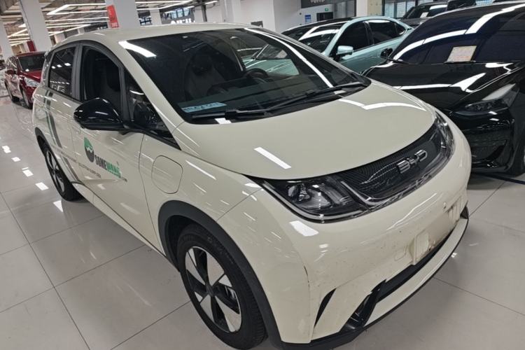 Used BYD Dolphin 2023 420 km Free Version Front Right 45 Deg