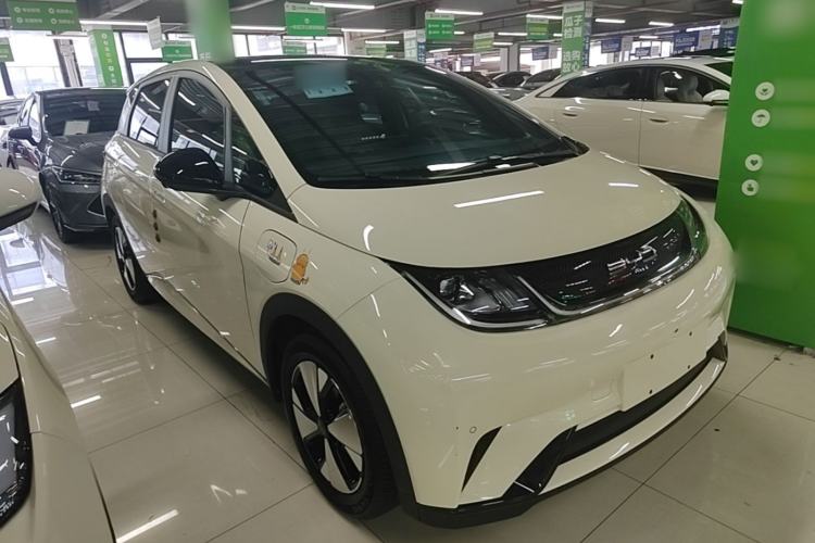 Used BYD Dolphin 2023 420 km Fashion Edition Front Right 45 Deg