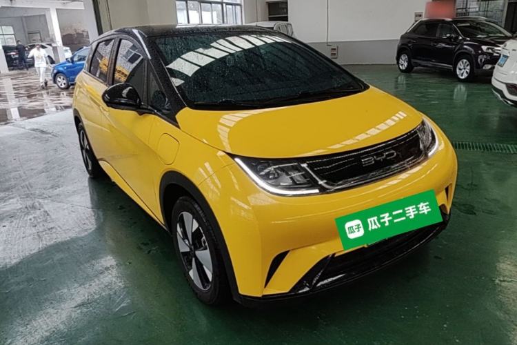 Used BYD Dolphin 2023 420 km Fashion Edition Front Right 45 Deg