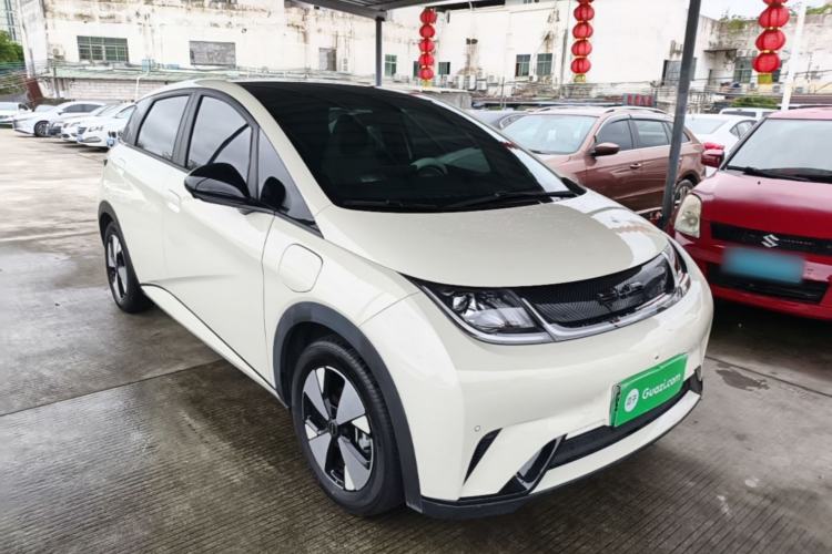 Used BYD Dolphin 2023 420 km Fashion Edition Front Right 45 Deg