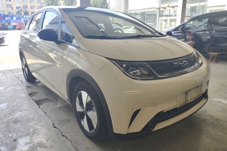 Used BYD Dolphin 2023 420 km Fashion Edition Front Right 45 Deg