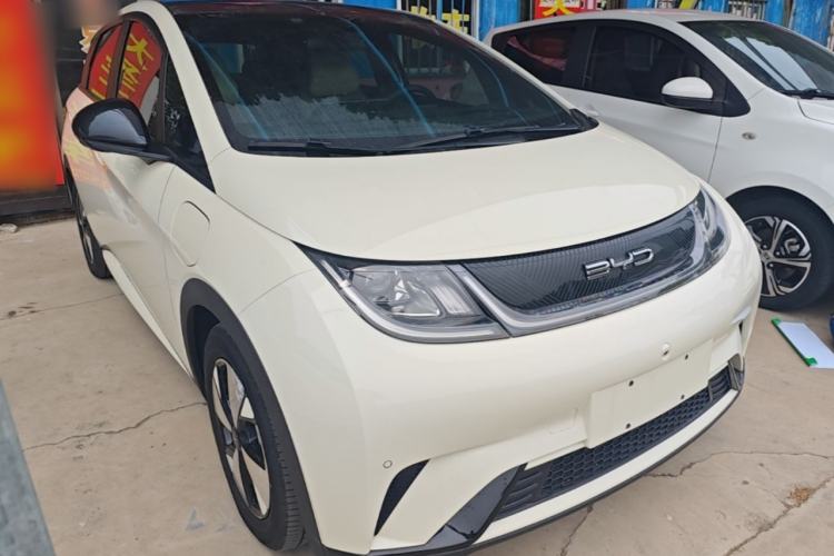Used BYD Dolphin 2023 420 km Fashion Edition Front Right 45 Deg