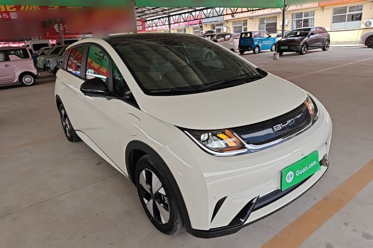 Used BYD Dolphin 2023 420 km Fashion Edition Front Right 45 Deg