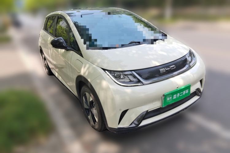 Used BYD Dolphin 2023 420 km Fashion Edition Front Right 45 Deg