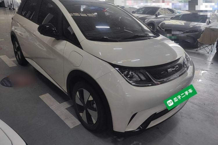 Used BYD Dolphin 2023 420 km Fashion Edition Front Right 45 Deg