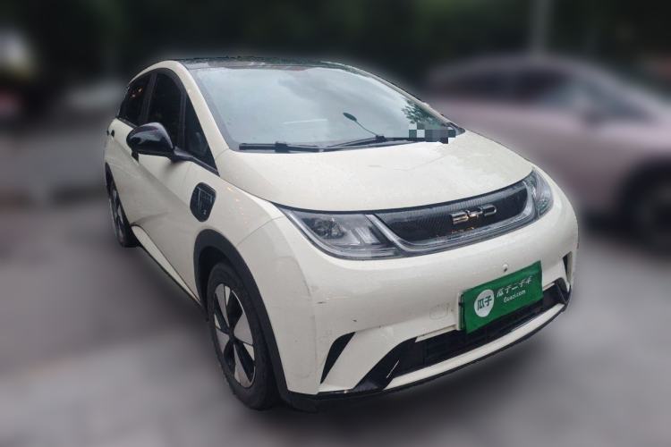 Used BYD Dolphin 2023 420 km Fashion Edition Front Right 45 Deg