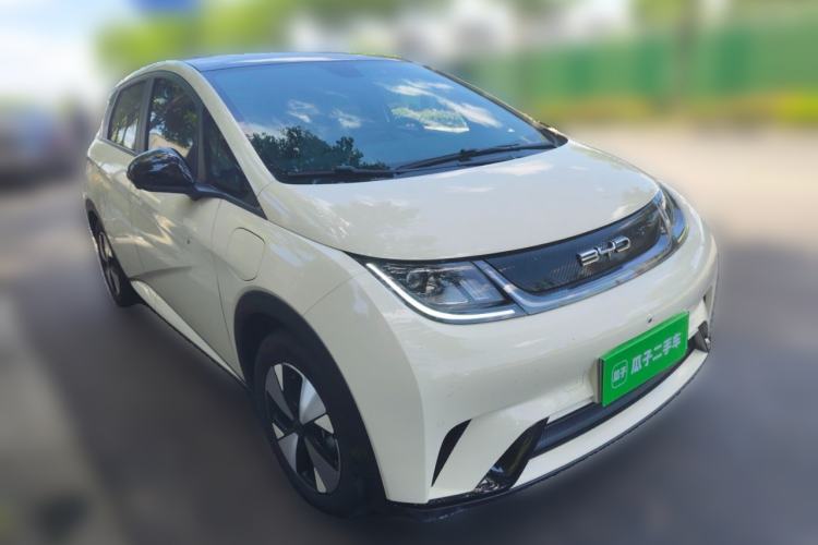 Used BYD Dolphin 2023 420 km Fashion Edition Front Right 45 Deg