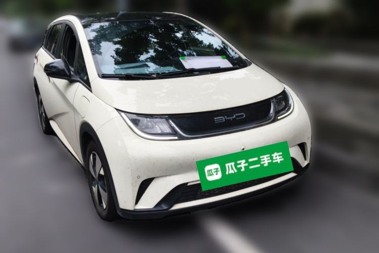 Used BYD Dolphin 2023 420 km Fashion Edition Front Right 45 Deg