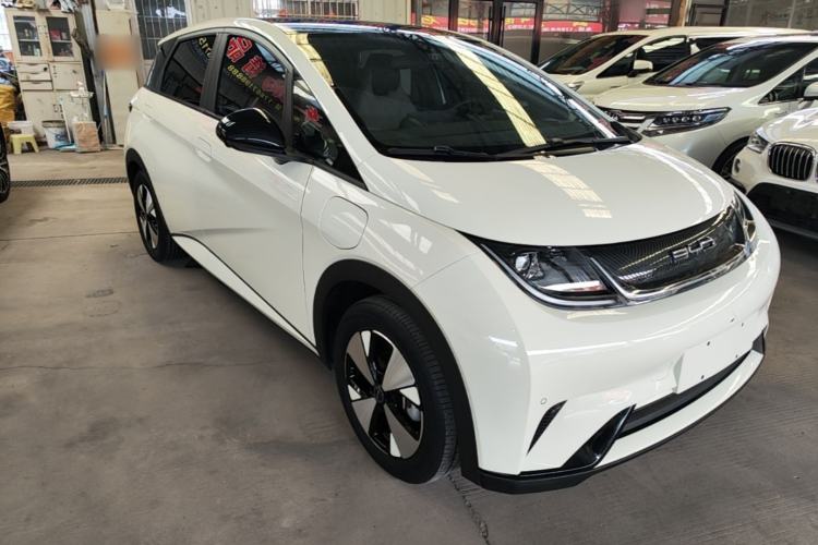 Used BYD Dolphin 2023 420 km Fashion Edition Front Right 45 Deg
