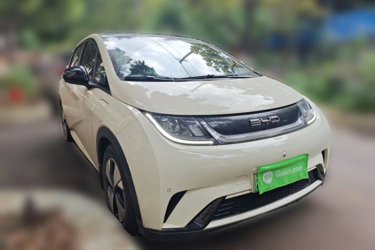 Used BYD Dolphin 2023 420 km Fashion Edition Front Right 45 Deg