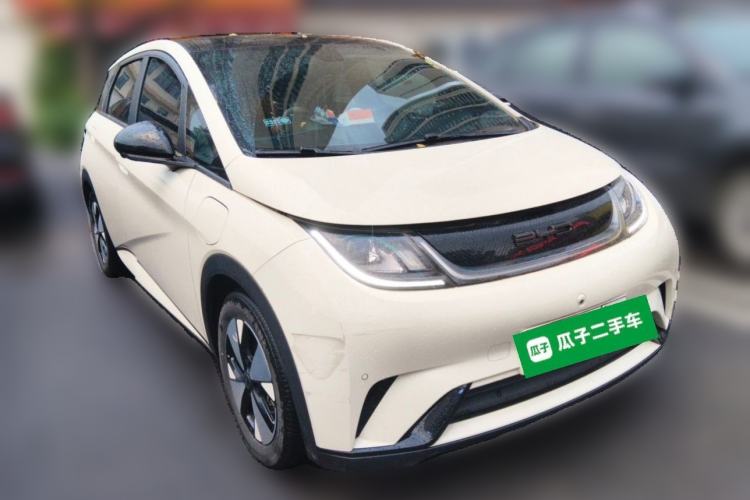 Used BYD Dolphin 2023 420 km Fashion Edition Front Right 45 Deg