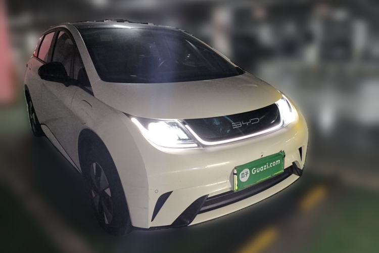 Used BYD Dolphin 2023 420 km Fashion Edition Front Right 45 Deg