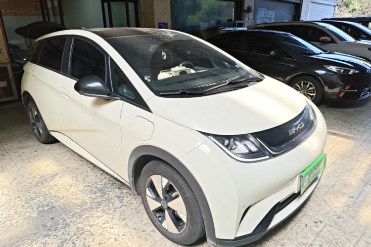 Used BYD Dolphin 2023 420 km Free Version Front Right 45 Deg