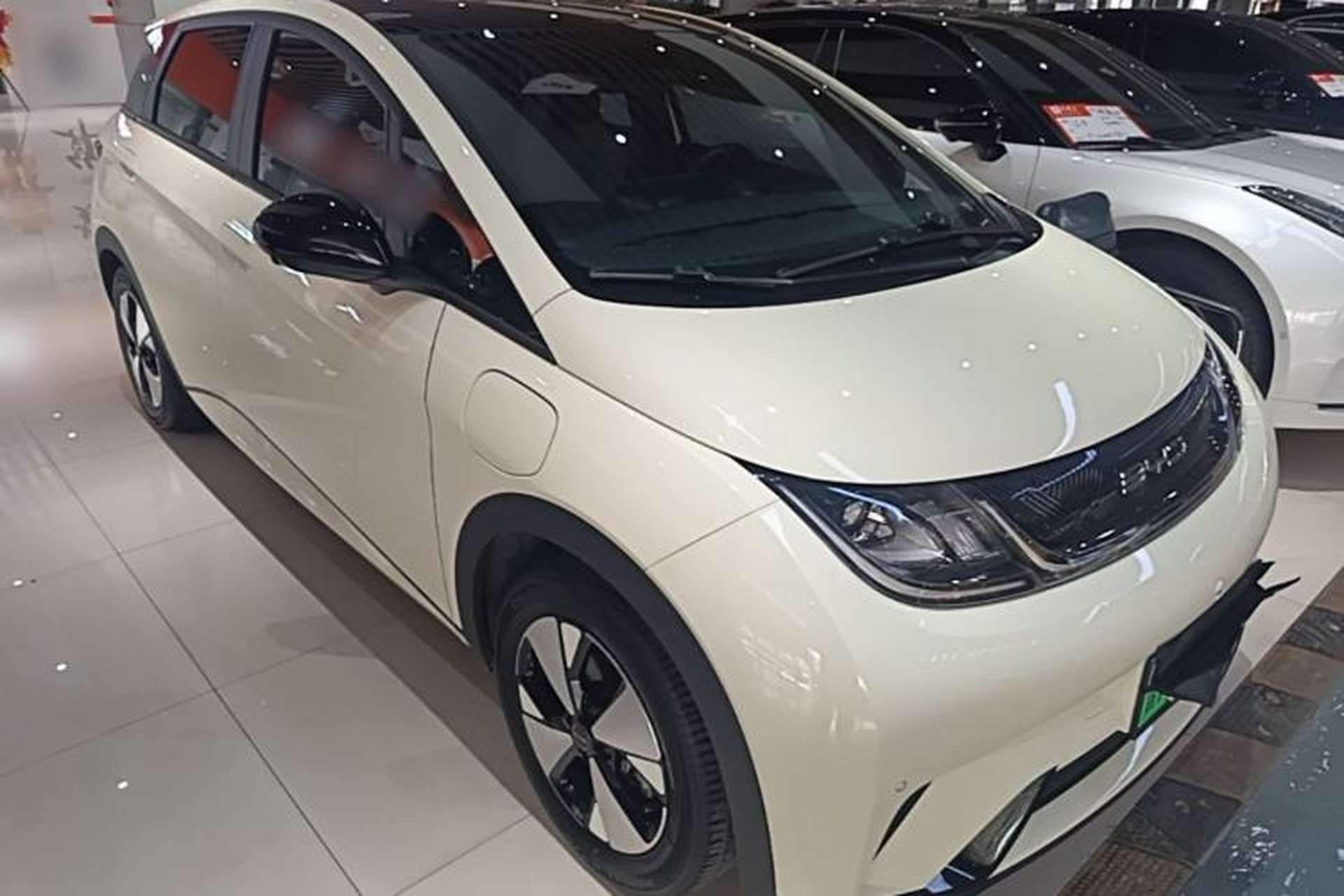 Used BYD Dolphin 2023 420 km Fashion Edition Front Right 45 Deg